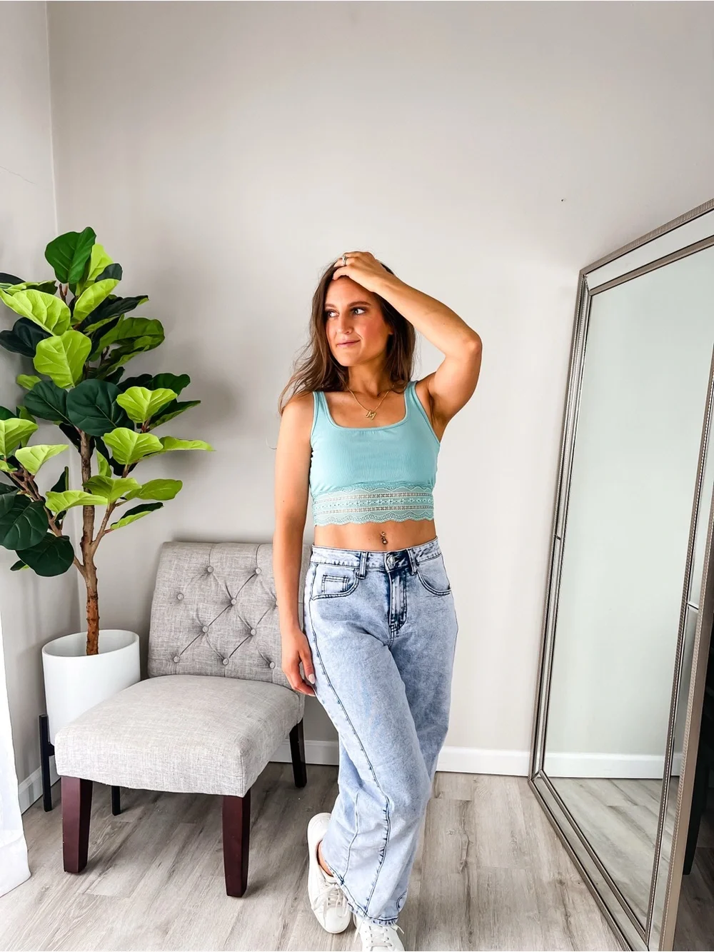 Sleeveless Lace-Hem Crop Tank Top in Seafoam